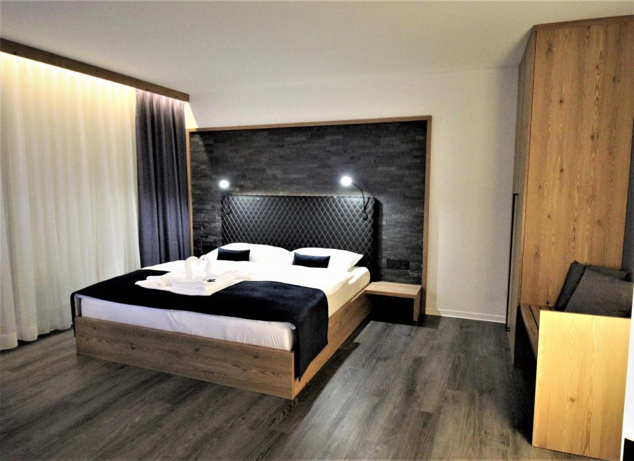 Art & Galerie Hotel Lenz Plauer See Fuenfseen Buitenkant foto