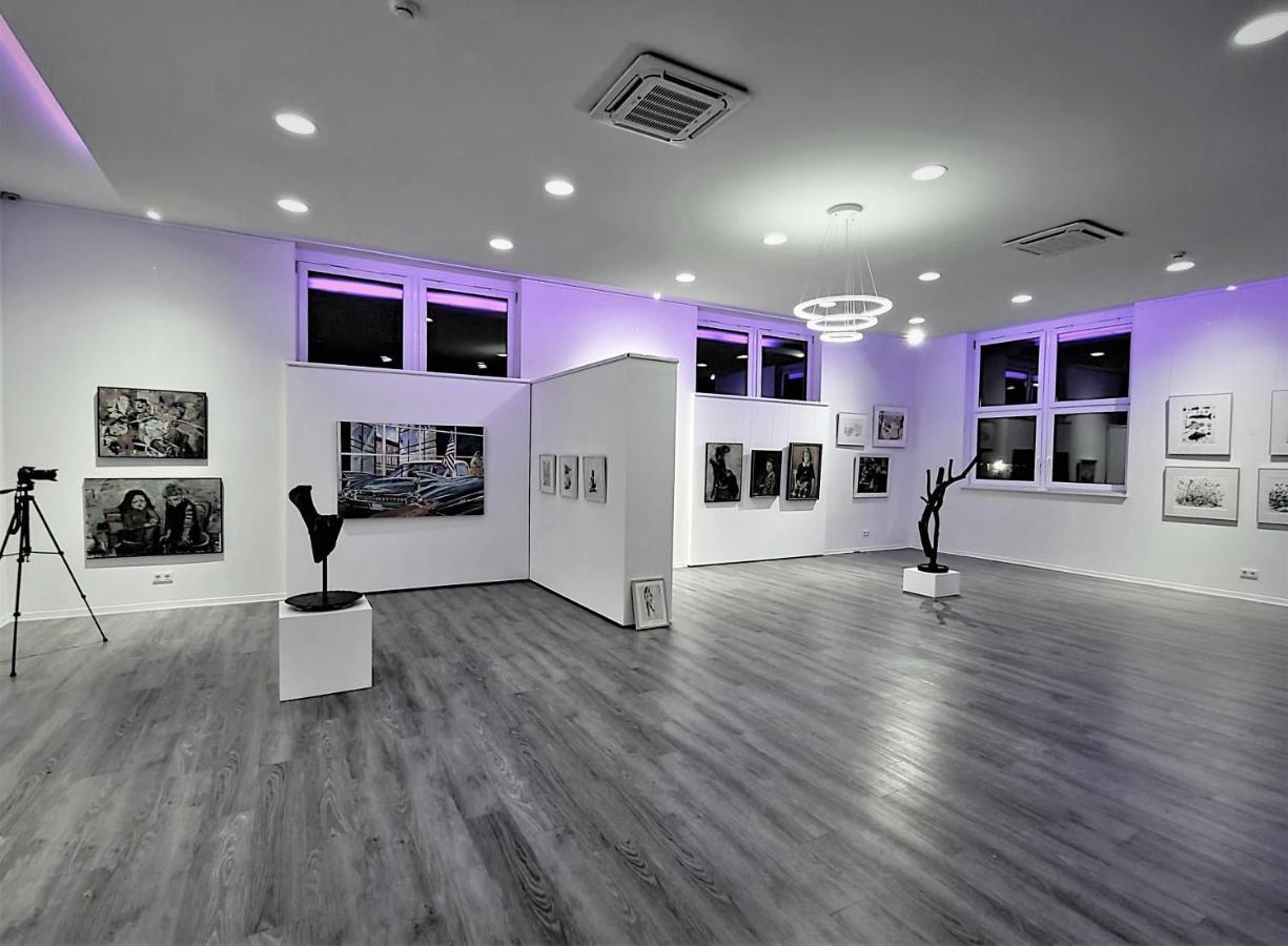 Art & Galerie Hotel Lenz Plauer See Fuenfseen Buitenkant foto